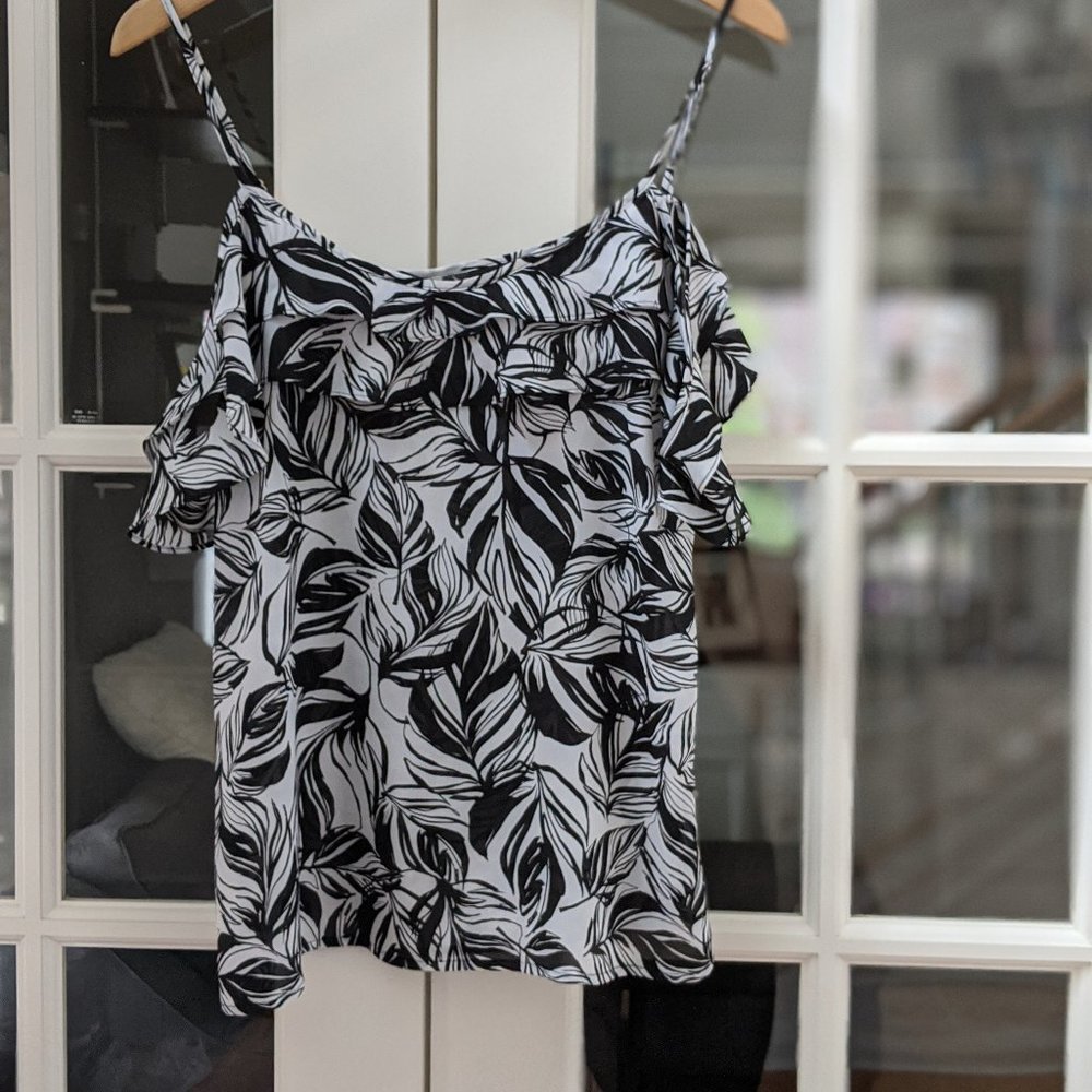 Mossimo Black/white off the shoulder top size M